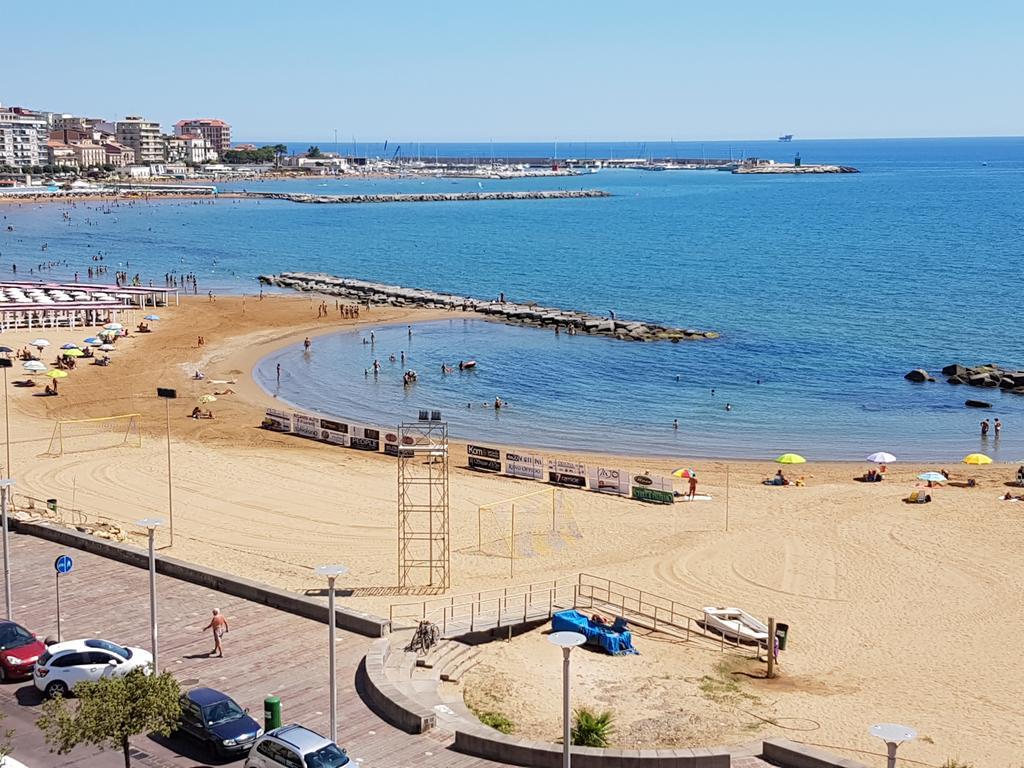 Il Girasole Bed and Breakfast Crotone Exteriör bild
